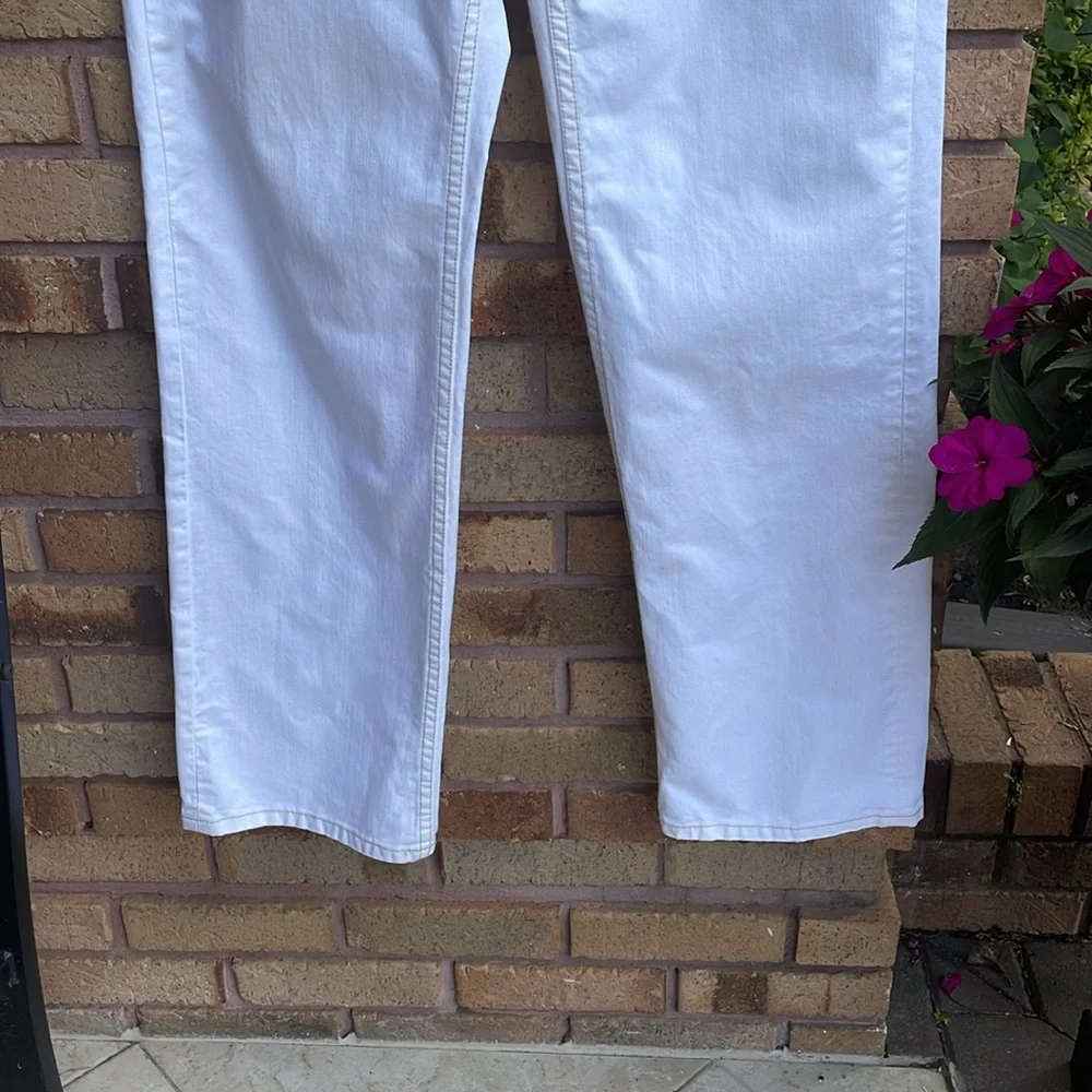 Indigo Palms White Jeans w Brown Contrast Stitch 🤍